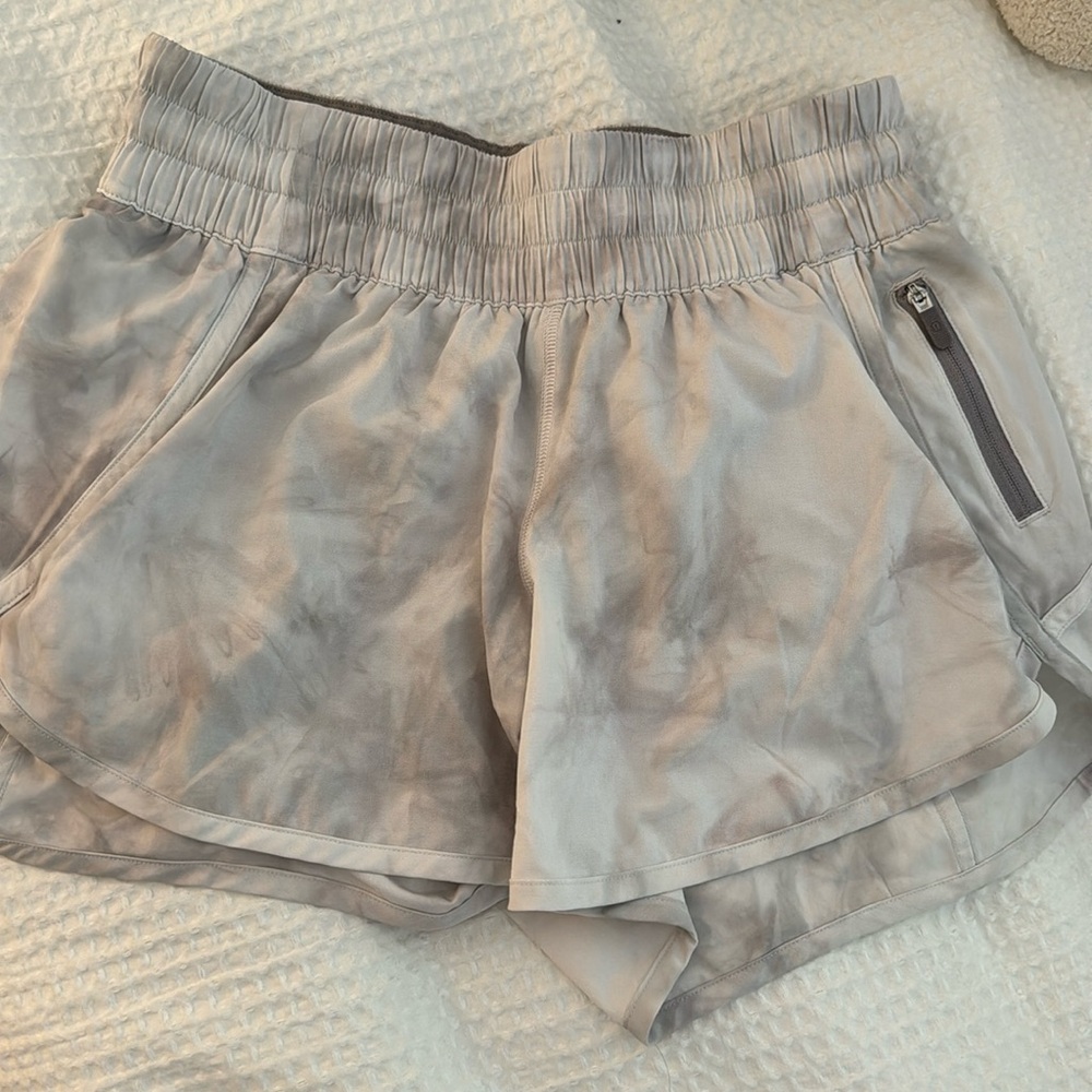 Lululemon marble track that shorts 4 in seam